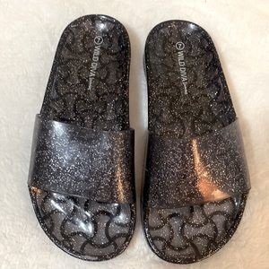 Womens slides